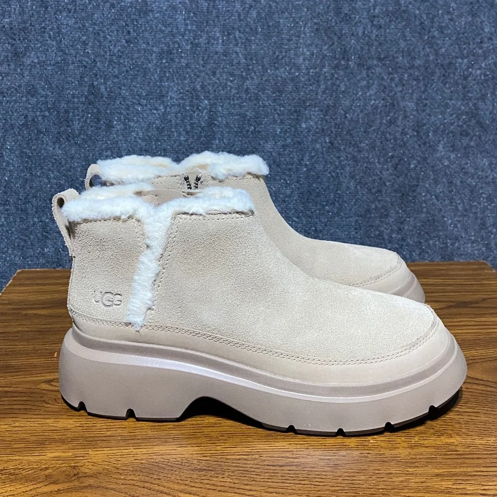 UGG Calimuze Ultra Mini Slip On Sand Suede Platform Lug Sole Boots Women's 8 NWT